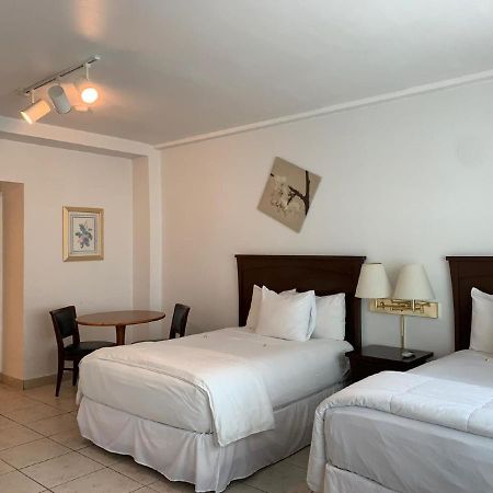 Beachfront Studios Casablanca Rentals マイアミビーチ エクステリア 写真