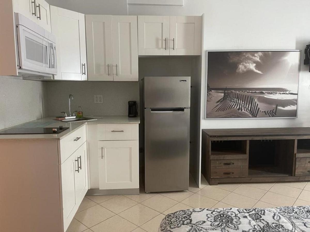 Beachfront Studios Casablanca Rentals マイアミビーチ エクステリア 写真