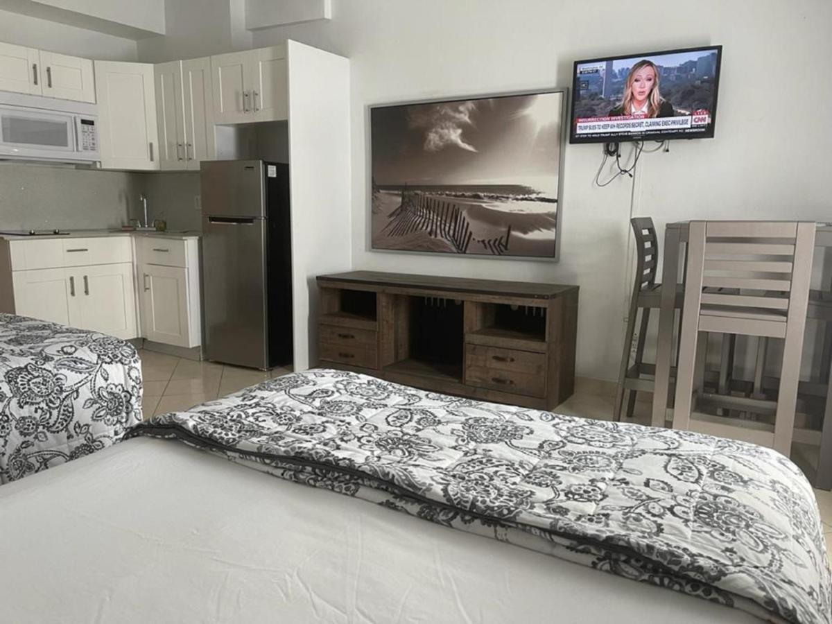 Beachfront Studios Casablanca Rentals マイアミビーチ エクステリア 写真