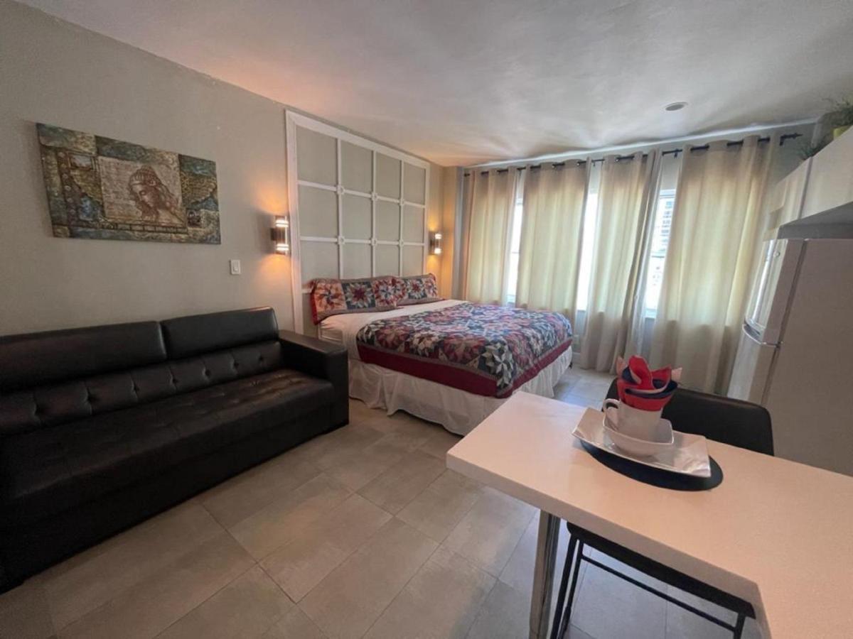 Beachfront Studios Casablanca Rentals マイアミビーチ エクステリア 写真