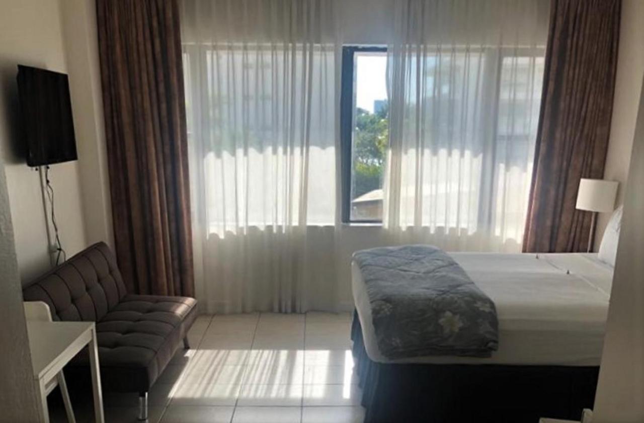 Beachfront Studios Casablanca Rentals マイアミビーチ エクステリア 写真